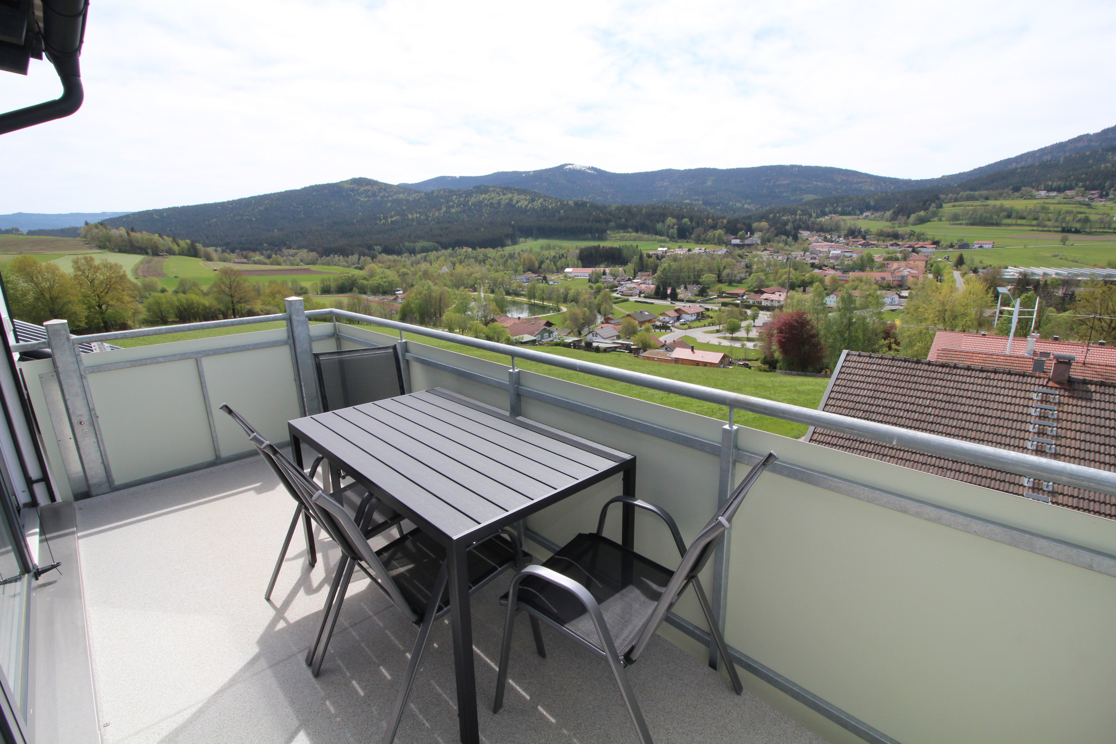 Balkon mit Bergblick